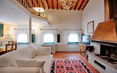 Timo: Værelse, Ejendom, Stue, Indretning, Loft, Møbel, Bygning, Hus, Hjem, Ejendom