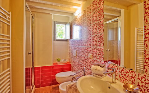 Villa Marietta: Værelse, Badeværelse, Ejendom, Indretning, Hus, Ejendom, Bygning, Hjem, Gardin, Arkitektur