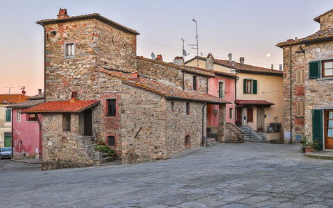 Casa Di Vignolo: Stad, Kvarter, Ejendom, Gade, Bygning, Himmel, Menneskelig Bosættelse, Landsby, Hus, Vej