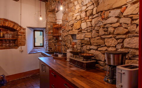 Casa Di Vignolo: Indretning, Gulvbelægning, Loft, Møbel, Værelse, Køkken, Bejdse, Mursten, Lysarmatur, Countertop