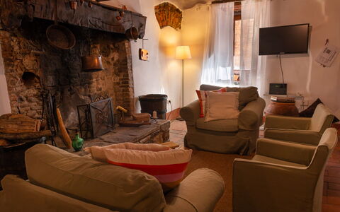 Casa Di Vignolo: Møbel, Indretning, Væg, Træ, Værelse, Gulvbelægning, Couch, Stue, Belysning, Loft