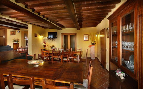 Sughera Villa: Bygning, Værelse, Ejendom, Indretning, Loft, Møbel, Spisestue, Bjælke, Bord, Ejendom