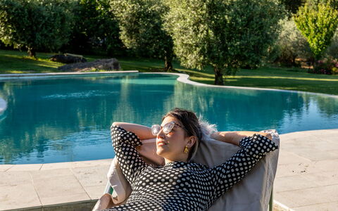 Villa Ardene: Vand, Plante, Svømmepøl, Grøn, Blad, Botanik, Udendørs Møbler, Træ, Sollys, Græs