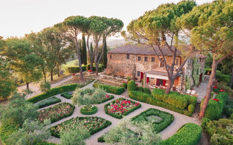 Villa Le Corti: Blomst, Have, Busk, Bunddække, Forår, Landscaping, Botanisk Have, Backyard, Hacienda