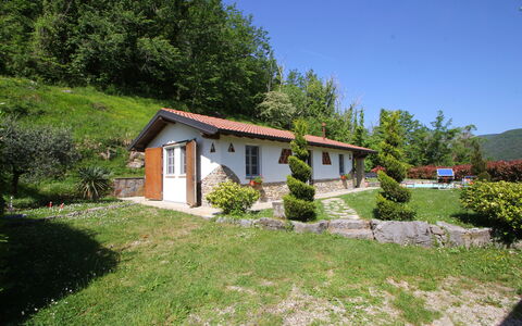 Villa San Rocco: Plante, Bygning, Ejendom, Vindue, Plantesamfund, Himmel, Land Lot, Dør, Hus, Naturlige Landskab