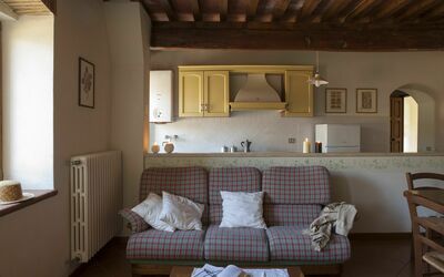 Gelso Proneta 1: Værelse, Ejendom, Møbel, Bygning, Indretning, Stue, Hus, Væg, Etage, Loft