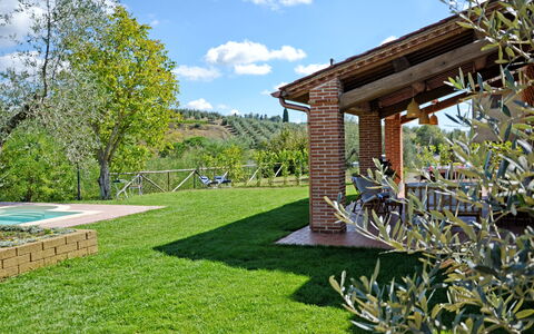 Il Fienile Di Giovanna: Ejendom, Hus, Ejendom, Græs, Hjem, Bygning, Botanik, Gård, Træ, Have