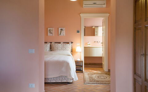 Santo Stefano 10: Værelse, Seng, Soveværelse, Ejendom, Møbel, Etage, Indretning, Væg, Hus, Bygning