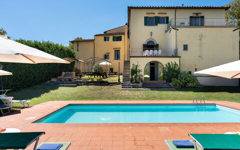 Villa Sieve: Estate, Hacienda, Villa, Svømmepøl, Mansion, Hotel, Landscaping, Gård, Gårdsplads, Altan