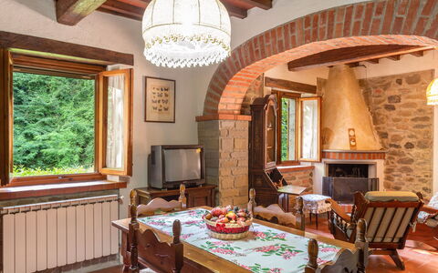 La Ripresa: Loft, Værelse, Ejendom, Bygning, Indretning, Møbel, Hjem, Hus, Spisestue, Bord