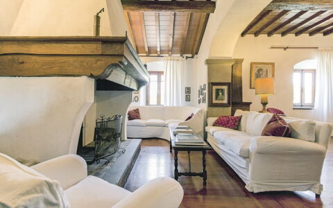 La Casetta: Stue, Værelse, Indretning, Ejendom, Møbel, Loft, Bygning, Etage, Hjem, Væg