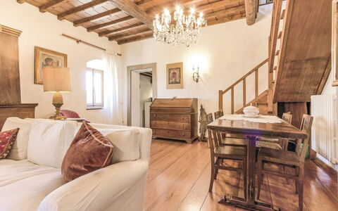 La Casetta: Ejendom, Værelse, Møbel, Indretning, Bygning, Loft, Soveværelse, Seng, Hus, Etage