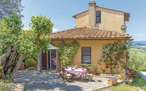 La Casetta: Ejendom, Bygning, Hus, Sommerhus, Ejendom, Stuehus, Hjem, Landdistrikt, Træ, Estate