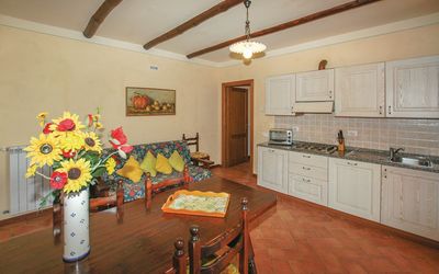 Quadrilocale: Værelse, Ejendom, Bygning, Møbel, Køkken, Etage, Indretning, Trægulve, Hus, Ejendom