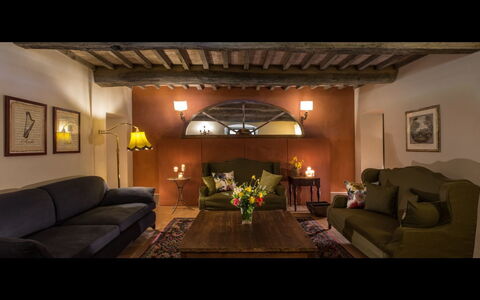 Villa Leopoldina: Stue, Værelse, Ejendom, Indretning, Møbel, Bygning, Belysning, Hjem, Hus