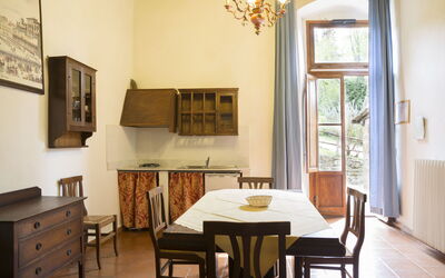 Belvedere 2: Værelse, Ejendom, Møbel, Bygning, Indretning, Bord, Hus, Spisestue, Ejendom, Etage