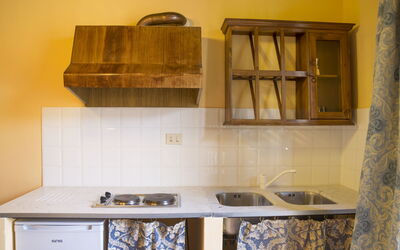 Buondelmonti 2: Værelse, Countertop, Køkken, Cabinetry, Ejendom, Møbel, Indretning, Hylde, Hus, Bygning