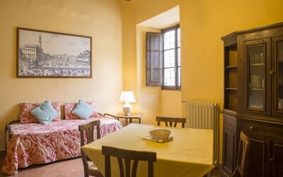 Buondelmonti 6: Værelse, Ejendom, Møbel, Indretning, Bygning, Stue, Bord, Hus, Ejendom, Etage