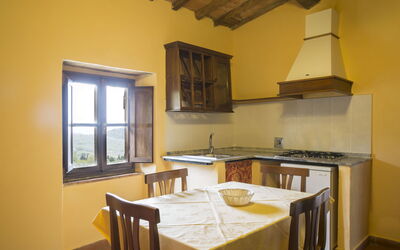 Loggia 2: Værelse, Ejendom, Bygning, Møbel, Indretning, Hus, Køkken, Ejendom, Arkitektur, Bord