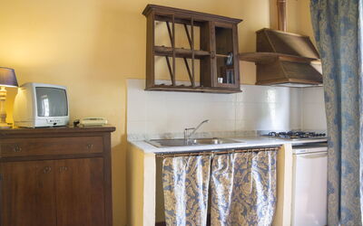 Belvedere 3: Møbel, Værelse, Cabinetry, Countertop, Ejendom, Køkken, Hylde, Etage, Indretning, Skab