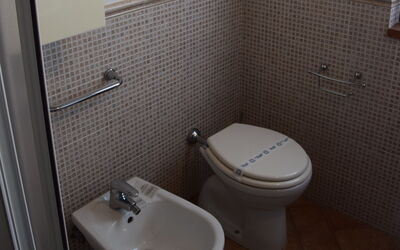 rocche-di-valiano-chianti-castelnuovo-berardenga-multiproprietà-ginestra-bathroom