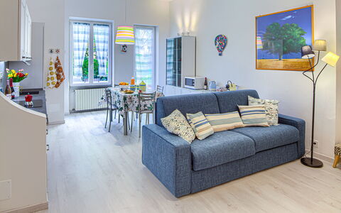 Casa Mary - Levanto: Møbel, Indretning, Couch, Gulvbelægning, Etage, Værelse, Træ, Bord, Stue, Loft