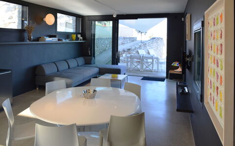 Casa Farfalla: Møbel, Indretning, Couch, Bord, Stol, Etage, Stue, Gulvbelægning, Lejlighed, Hjem