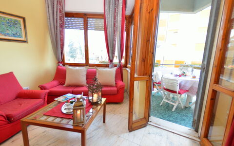 Carnevale: Værelse, Ejendom, Møbel, Indretning, Bygning, Hus, Ejendom, Stue, Bord, Suite