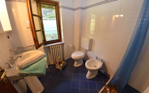 Casa Milena: Værelse, Badeværelse, Ejendom, Indretning, Etage, Toilet, Bygning, Sanitærarmatur, Hus, Ejendom