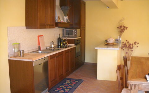 Casa Alla Minuccia Di Villa a Sesta: Værelse, Ejendom, Møbel, Cabinetry, Bygning, Køkken, Etage, Indretning, Hus, Flise