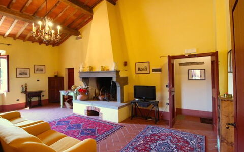 Galleria di Brolio: Værelse, Ejendom, Bygning, Stue, Indretning, Møbel, Hus, Loft, Ejendom, Etage