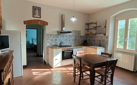 La Gropina Di Loro Ciuffenna: Møbel, Bord, Cabinetry, Countertop, Køkken, Træ, Vindue, Gulvbelægning, Indretning, Etage