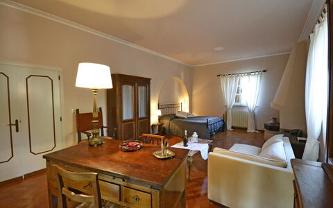 Villa Mimosa: Værelse, Ejendom, Møbel, Bygning, Indretning, Etage, Hårdttræ, Hus, Ejendom, Loft