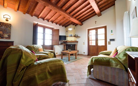 Villa Rubino: Værelse, Soveværelse, Ejendom, Møbel, Indretning, Bygning, Loft, Sengetøj, Hus, Seng