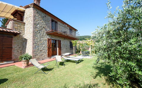 Villa Rubino: Ejendom, Hus, Bygning, Ejendom, Hjem, Boligområde, Estate, Sommerhus, Stuehus, Gård