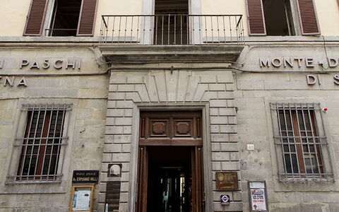 Appartamento Imperiale: Arkitektur, Bygning, Facade, Stad, Hus, Dør, Kvarter, Materielle Værdier, Træ, Vindue