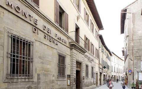 Appartamento Imperiale: Gade, Stad, Kvarter, Arkitektur, Bygning, Menneskelig Bosættelse, Facade, City, Vej, Infrastruktur