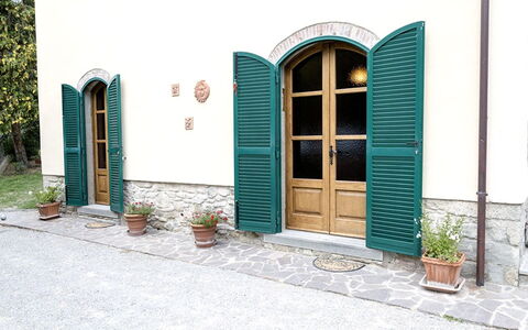 Appartamento Luna: Ejendom, Turquoise, Bygning, Hus, Dør, Ejendom, Arkitektur, Facade, Hjem, Værelse