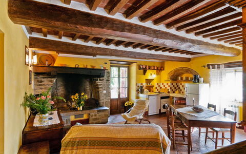 Villa Oleandro: Værelse, Ejendom, Bygning, Indretning, Loft, Hus, Møbel, Ejendom, Hjem, Stue