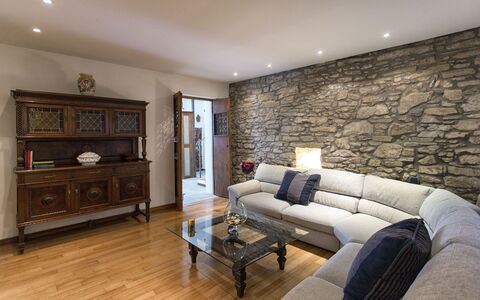 Villa Del Sole: Værelse, Stue, Ejendom, Møbel, Indretning, Væg, Bygning, Etage, Ejendom, Trægulve