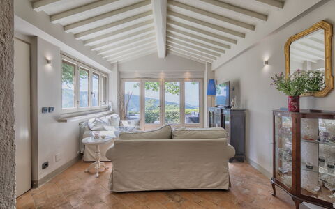 Villa Ginestra: Loft, Værelse, Ejendom, Bygning, Indretning, Møbel, Etage, Hus, Hjem, Estate