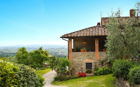 Podere Santa Lucia: Ejendom, Hus, Bygning, Sommerhus, Hjem, Ejendom, Himmel, Landdistrikt, Stuehus, Træ
