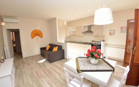 Musetta: Værelse, Ejendom, Møbel, Indretning, Bygning, Etage, Stue, Hus, Trægulve, Ejendom