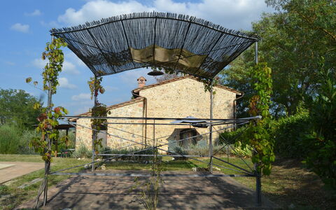 Villa Cafaggiola: Arkitektur, Jern, Træ, Himmel, Hus, Bygning, Landdistrikt, Estate, Arch, Boligområde