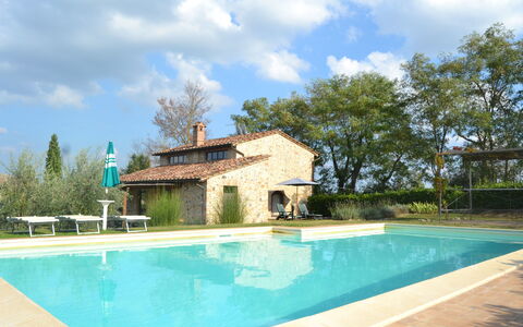 Villa Cafaggiola: Svømmepøl, Ejendom, Hus, Ejendom, Bygning, Hjem, Estate, Boligområde, Villa, Fritid