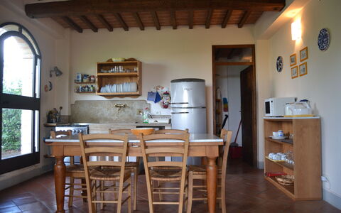 Villa Cafaggiola: Værelse, Ejendom, Bygning, Møbel, Hus, Spisestue, Bord, Indretning, Loft, Etage