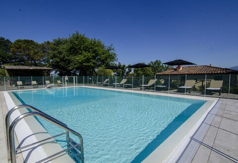 Villa Del Monte: Svømmepøl, Ejendom, Fritid, Ejendom, Udvej, Bygning, Fritidscenter, Hus, Ferie, Hjem