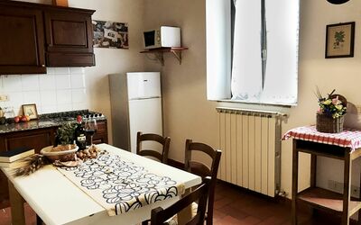 Il Chiantico 23: Værelse, Møbel, Indretning, Ejendom, Etage, Bygning, Væg, Bord, Hus, Loft