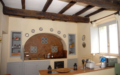 Podere San Giovanni: Ejendom, Vindue, Træ, Arkitektur, Indretning, Bygning, Etage, Væg, Hårdttræ, Ejendom