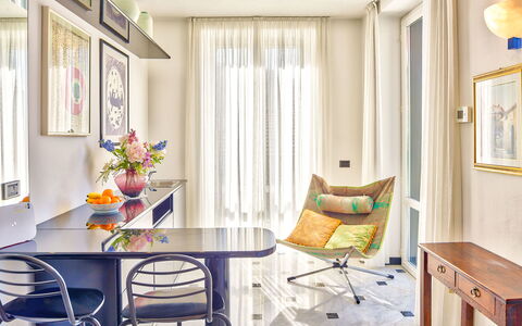 Villa Helvezia - Levanto: Værelse, Møbel, Indretning, Ejendom, Gardin, Stue, Gul, Bygning, Bord, Hjem